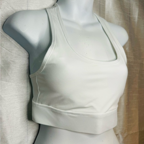 On-The-Go Medium Impact Sports Bra - Picture 7 of 10